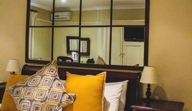 Pontac Manor Hotel