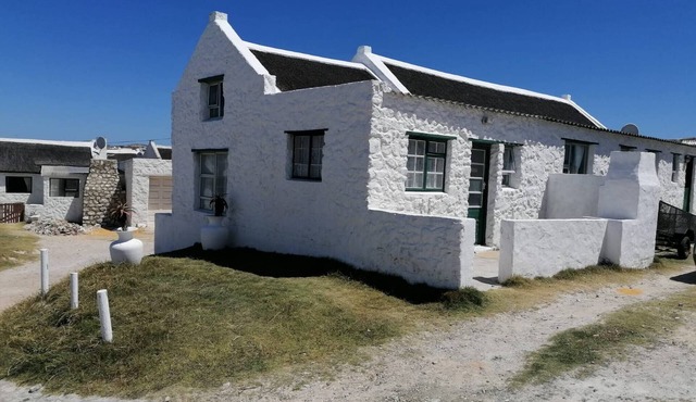 Quaint 1 Bedroom Apartment with sea view in Arniston