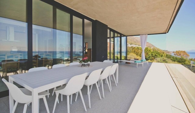 Red Rock Ocean View Villa - Baywatch Apartment