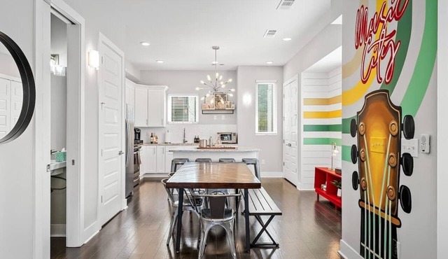 Rooftop Townhouse w/Game Room, 2 mi to Downtown in Nashville