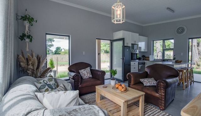 Rustic Reins, charming 2 bedroom cottage with WiFi in Rheenendal in Rheenendal