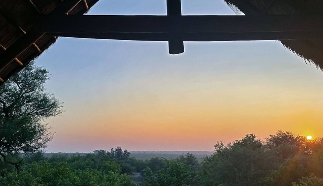 Safari house in Kruger National Park with private waterhole in Phalaborwa