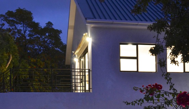 Self contained 3 bedroom luxury accommodation set in Villa Honeysuckle with pool in Stellenbosch
