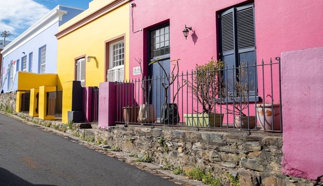 Serene modern 4-bedroom villa in historical and cultural Bokaap,Cape Town