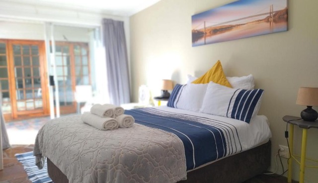 Serenity Cove-Beach Blue Room in Hallack Rock