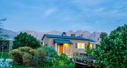 Seven Oaks Vineyard Cottages in Worcester