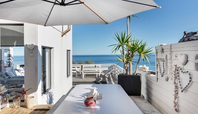 Shangri La in Misty Cliffs