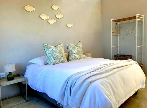 Silvertree Collective Ocean and Mountain View in Bettyʼs Bay
