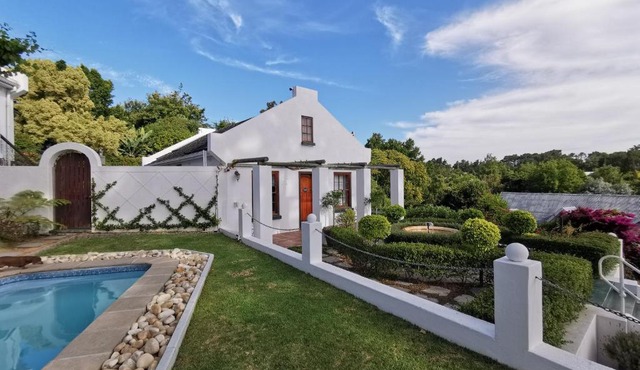 Somerset Grace Cottage in Somerset West