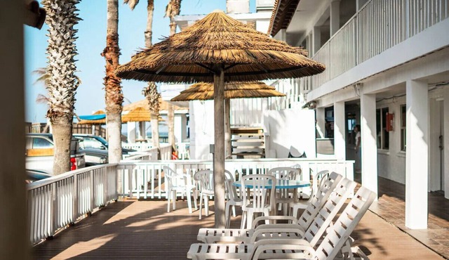 SPI 2 Double Suite:Private Beach, Volleyball & Bar in South Padre Island