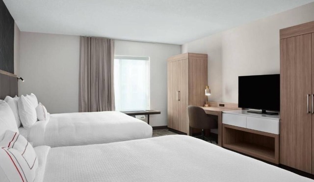 SpringHill Suites | Queen Suite | Close to Airport & Convention Center in Orlando