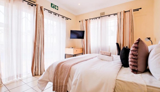 Stays on 13th by Aurelian Living in Edenvale