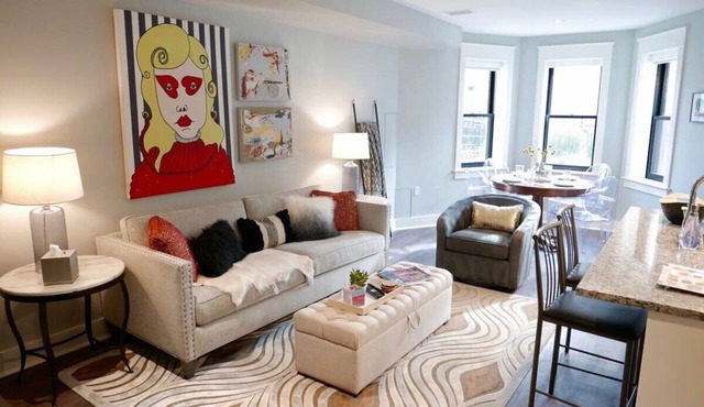 Stunning Logan Circle Apt - With Parking! in Washington
