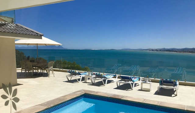 Stunning ocean and harbour views with Private pool in Cape Town