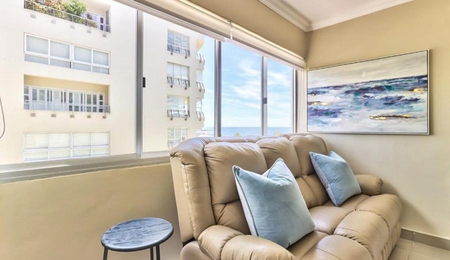 Stylish 1Br Sea View Apartment Near V&A By Ctha in Cape Town