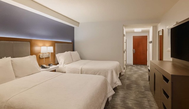 Stylish Retreat: Minutes from National Mall! On-site Bar, Pets Allowed | 2 Units in Washington