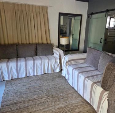 Sue's Loft Cottage Accommodation in Knysna