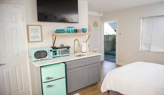 Sunburst Inn The Classic - Room 3 in Indian Shores