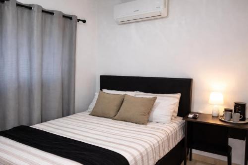 Sunlit Retreat Private Flatlet with Solar Power Pool Fast WiFi & Secure Parking in Roodepoort