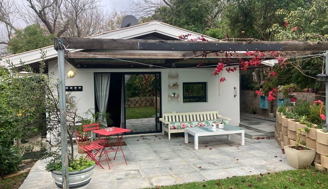 Superb 2-bedroom cottage in charming Stellenbosch for your getaway in Stellenbosch