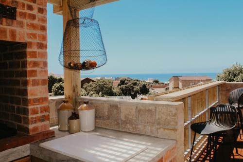 Surf Point Villa for six with swimming pool in Jeffreys Bay