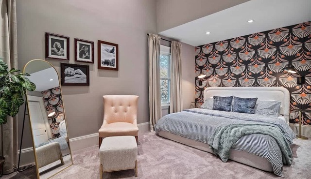 The Cleveland Canvas - Hot Tub - Sleeps 12 in Cleveland