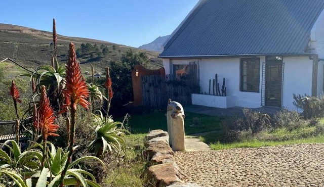 The Cottage at Red Aloe Farm in Hartebeesrivier