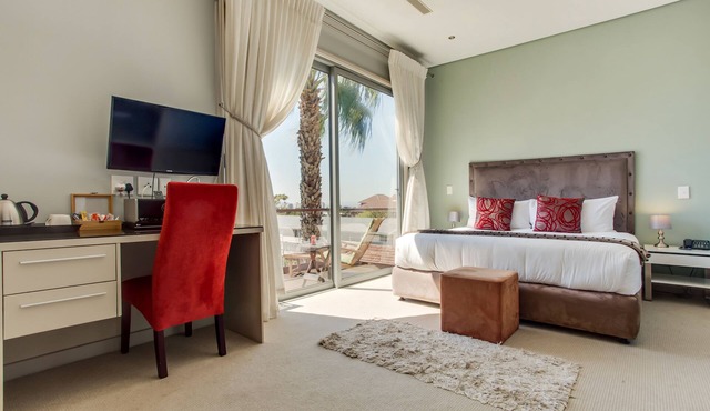 The One 8 Hotel