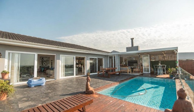 The Villa in De Mist Ocean Views Pool and Sauna in Gqeberha