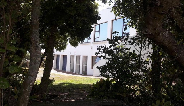 The Whitehouse at Oysterbay with dream views in Oyster Bay