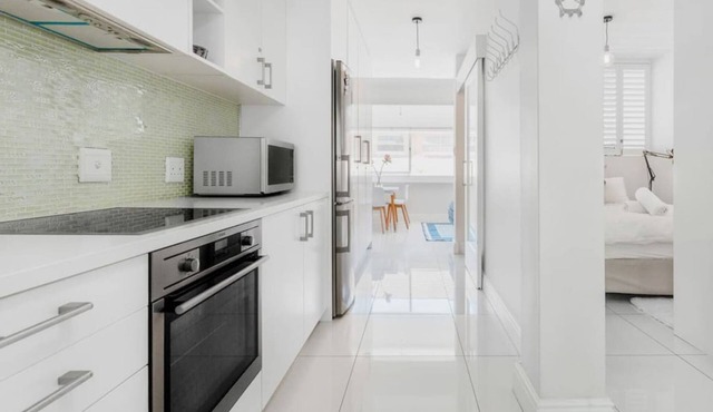 Three Anchor Bay Oasis | 250m to Ocean & Promenade