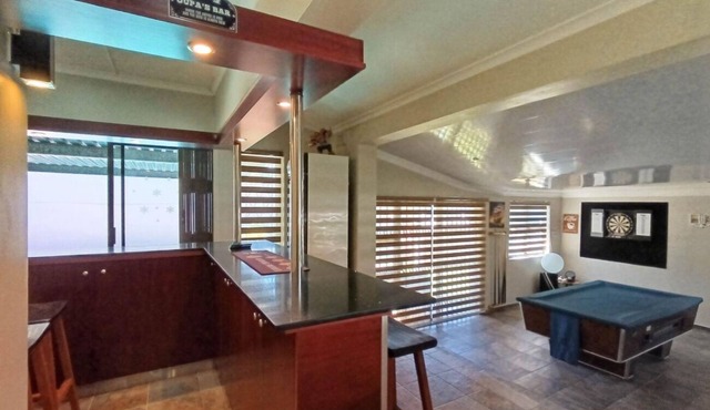 Tranquil 4-bedroom house with AC in lovely uMhlanga in uMhlanga
