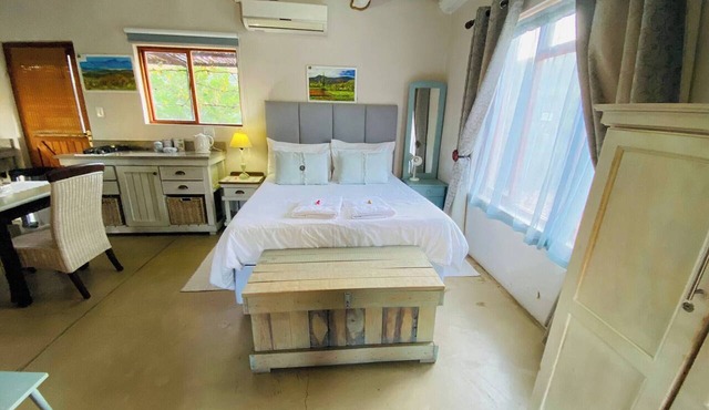 Tranquil Villa Retreat at Oaksrest Vineyards, Ladismith in Ladismith