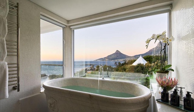 Twelve Apostles Hotel & Spa