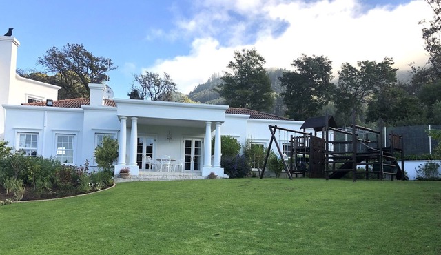 Upmarket holiday accommodation in Constantia wine valley near Kirstenbosch garde in Constantia