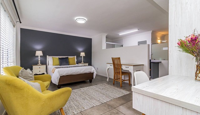 Villa Azure | Hermanus | Couples Retreat in Vermont