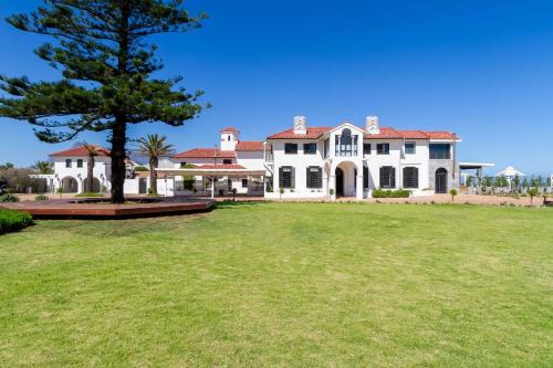 Villa Mira