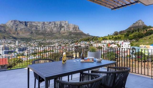 Vista Luxe Apartment - Luxury 270 View Cape Town in Cape Town