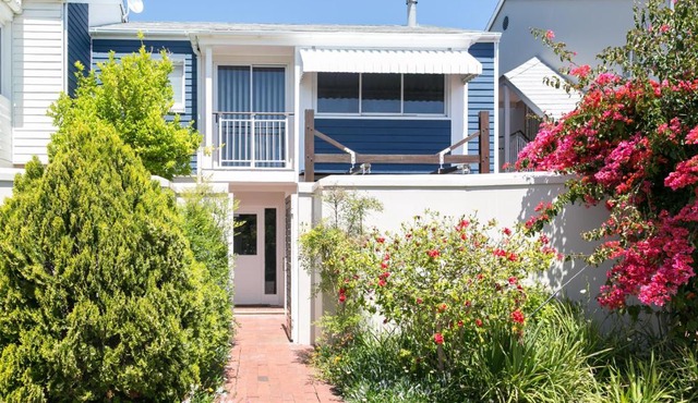Waterfront - 10 Spinniker Knysna Quays-3 BR life on the water in Knysna