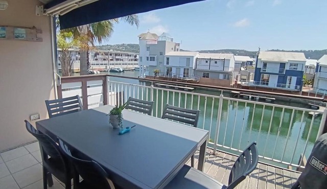 Waterfront - 8 commodore life on the water 3 BR in Knysna