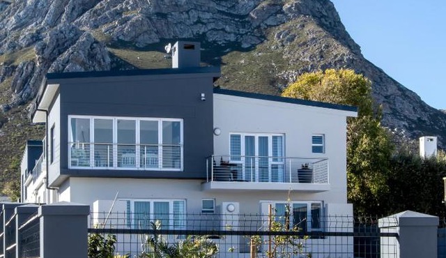 Whale Coast Ocean Villa in Hermanus