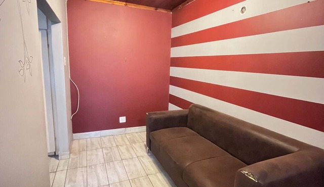Accessible 1-Bedroom Apartment in Cape Town with Jacuzzi in City of Cape Town Metropolitan Municipality