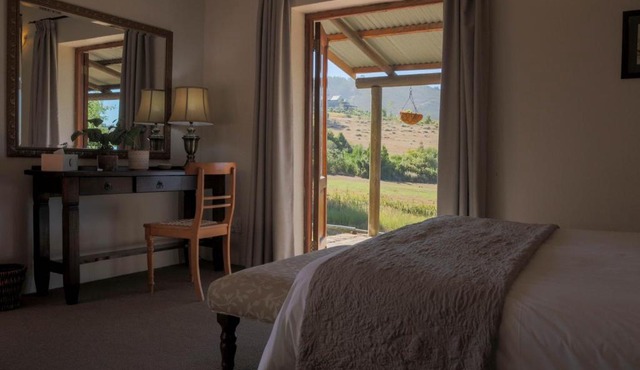 Zebra Cottage and Lodge