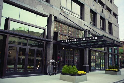 Wells Apartments St Chicago 