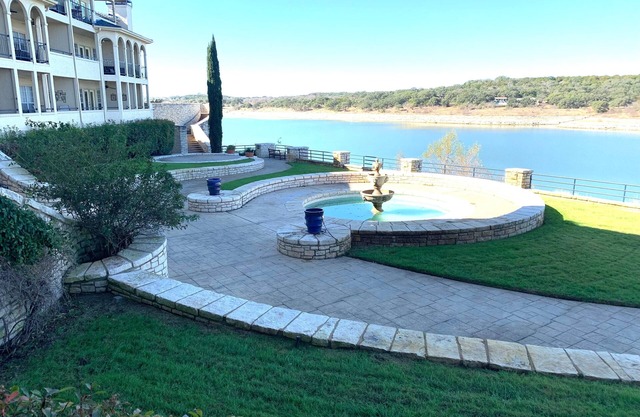 VILLA 2101 - Island Resort - Panoramic Lakeviews - All Amenities Included in Lago Vista