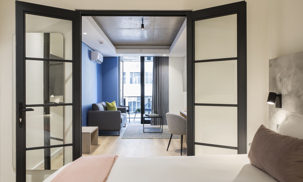 Sea Point Hotel | Home Suite Hotels Station House