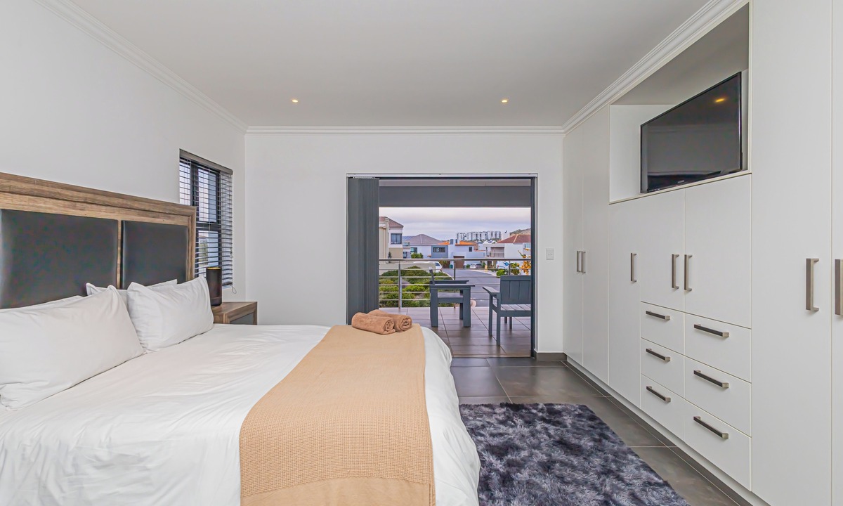 Calypso Beach House | Dalton's, Langebaan 10-sleeper