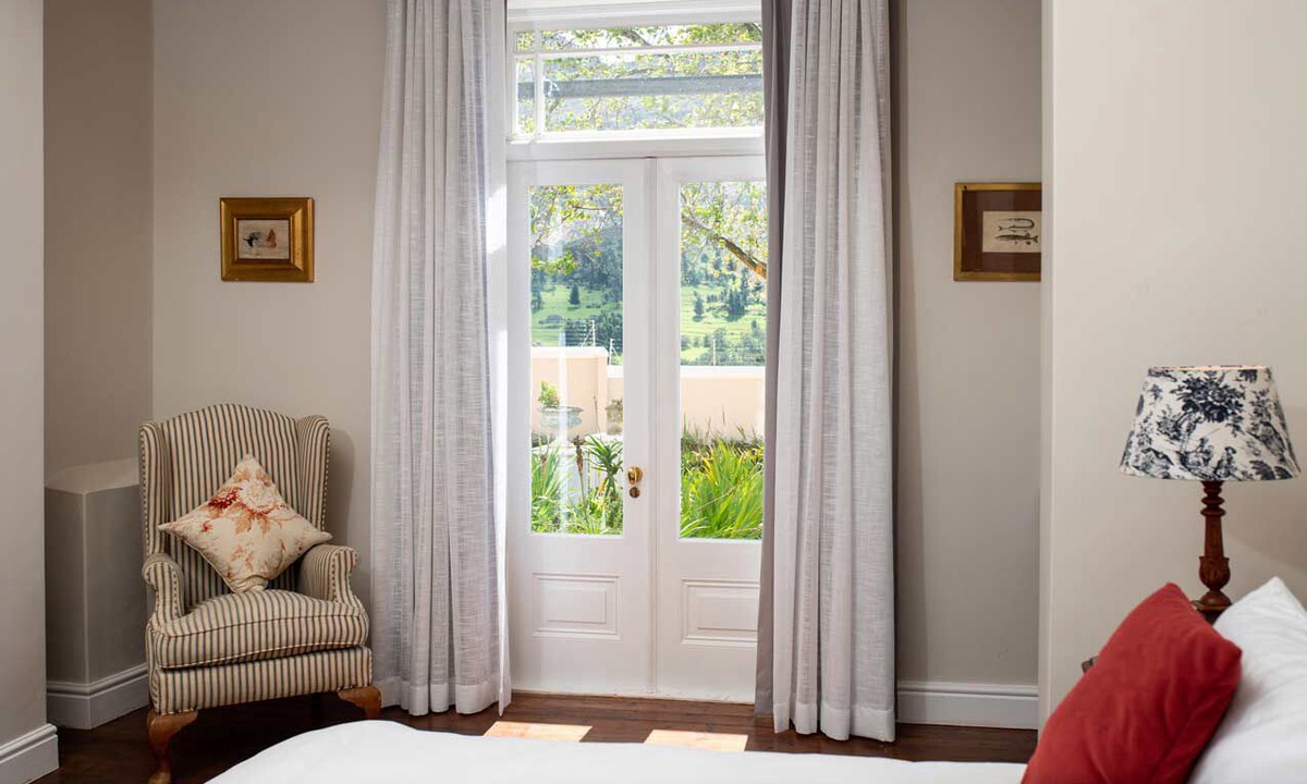 Cape Winelands Bed & Breakfast | Banhoek Corner Guesthouse