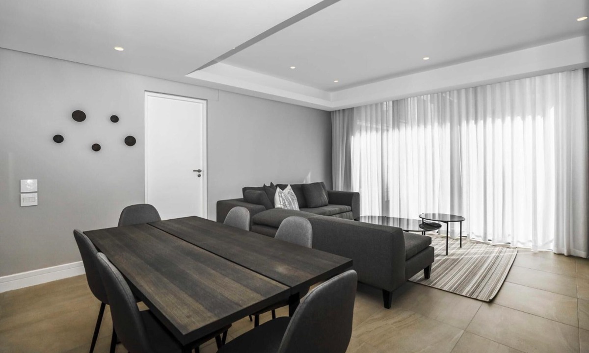 Parkwood Apartment | Remarkable 2-bed Apartment in Johannesburg