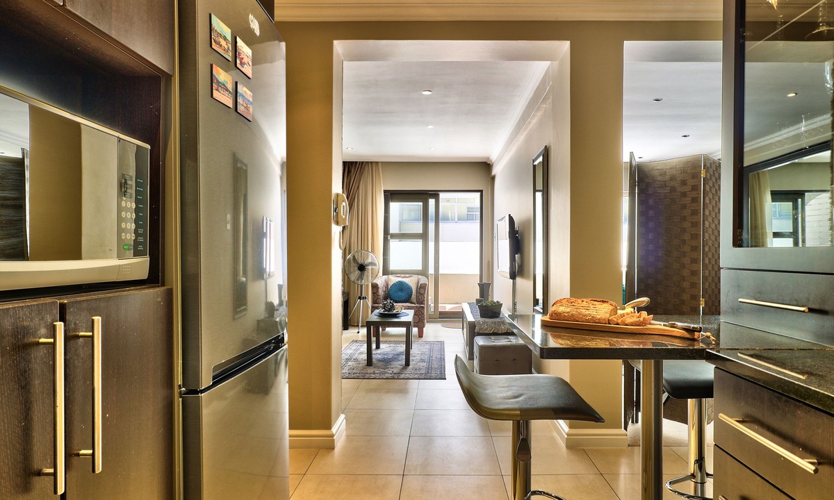 Mouille Point Apartment | Bay Point Apartment on Beach Road